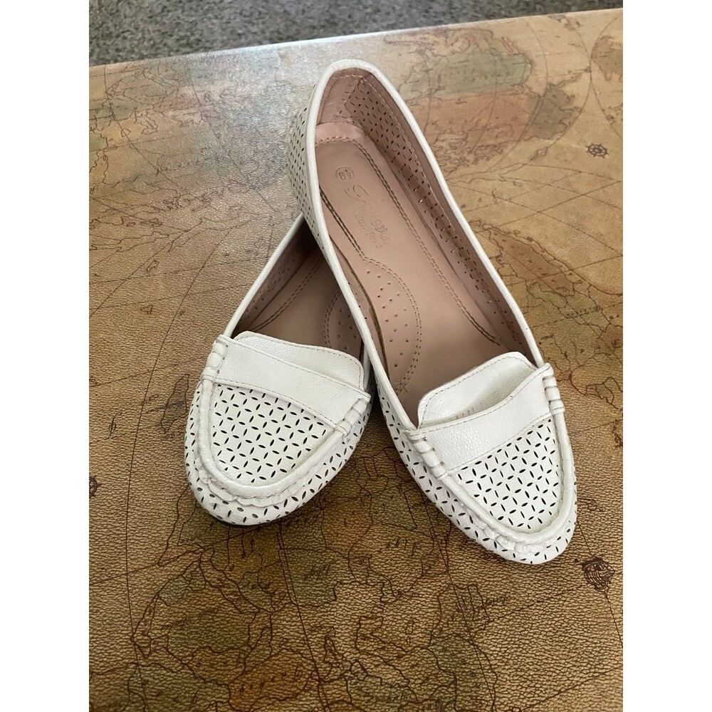 Women’s flats size 6.5